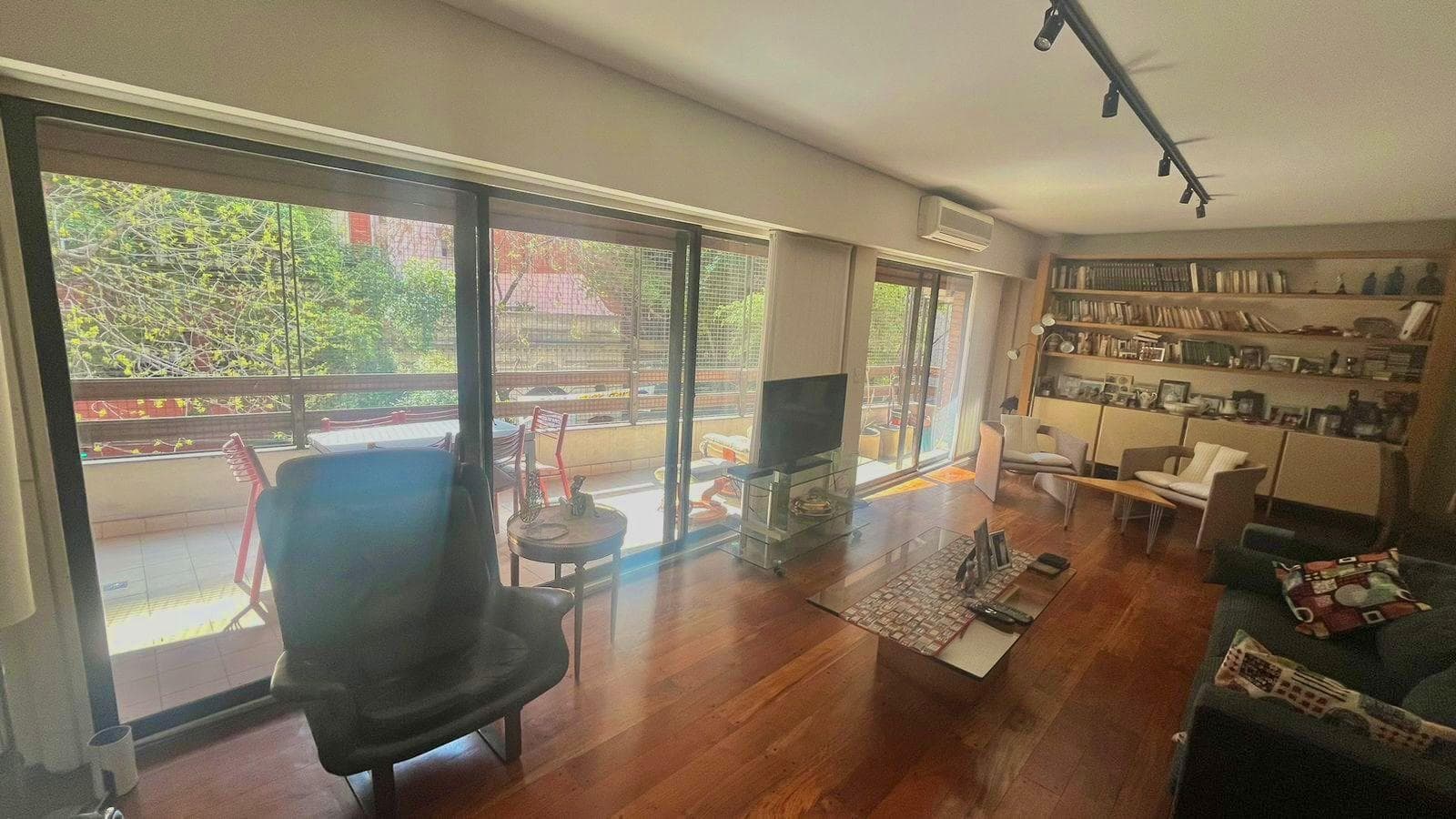 Excellent apartment for sale just steps from the Botanical Garden.