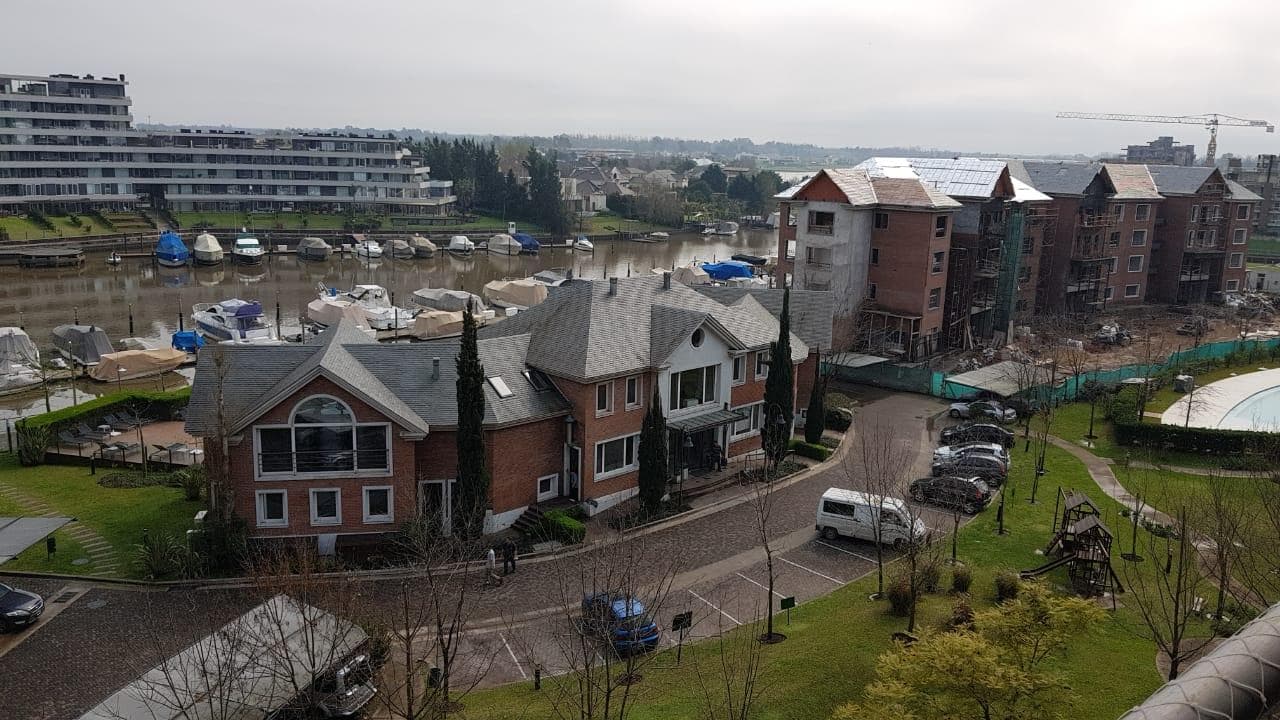 Apartment for short-term rent located in Miradores de la Bahía, Nordelta, Tigre