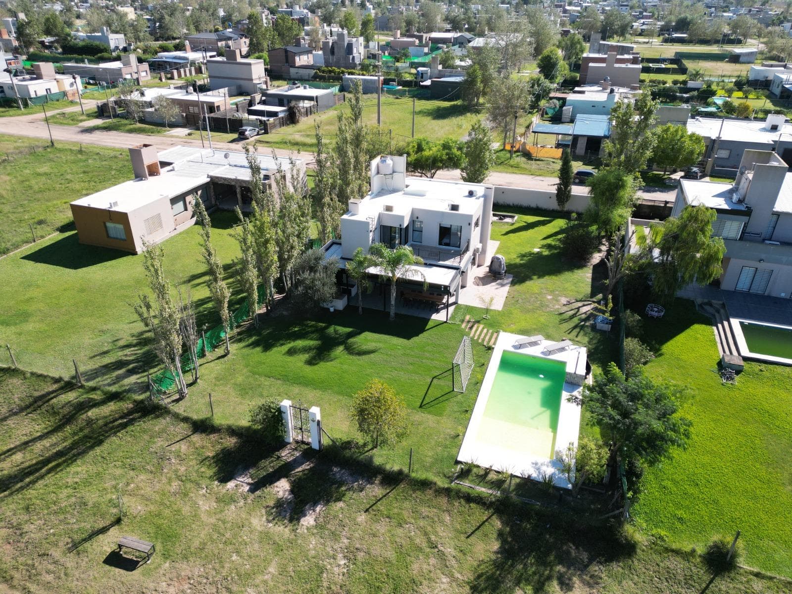 FOR SALE - House - Financing available - 3 bedrooms with a lake view - Tierra de Sueños 3, Roldán