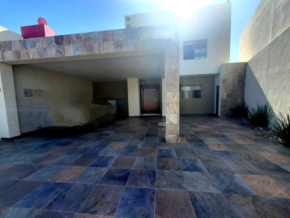 House FOR SALE IN TORREON—Los Viñedos Subdivision
