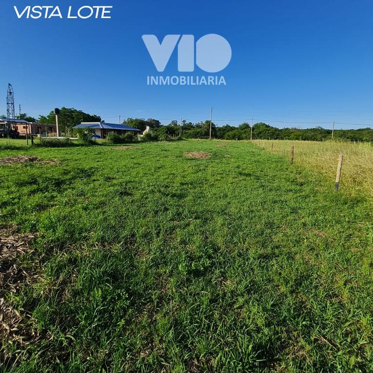 Land for Sale in Colón, Entre Ríos: Lot with Access to a Private Beach in a Developing Neighborhood