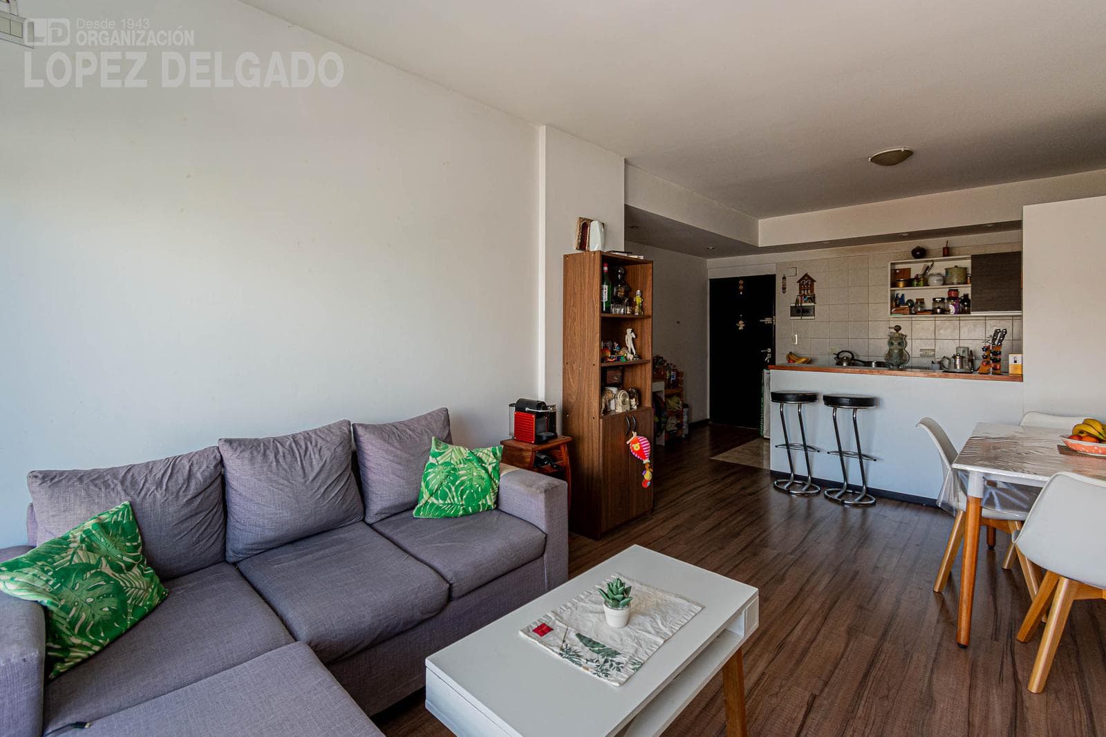 3-room apartment for sale with garage. Villa del Parque