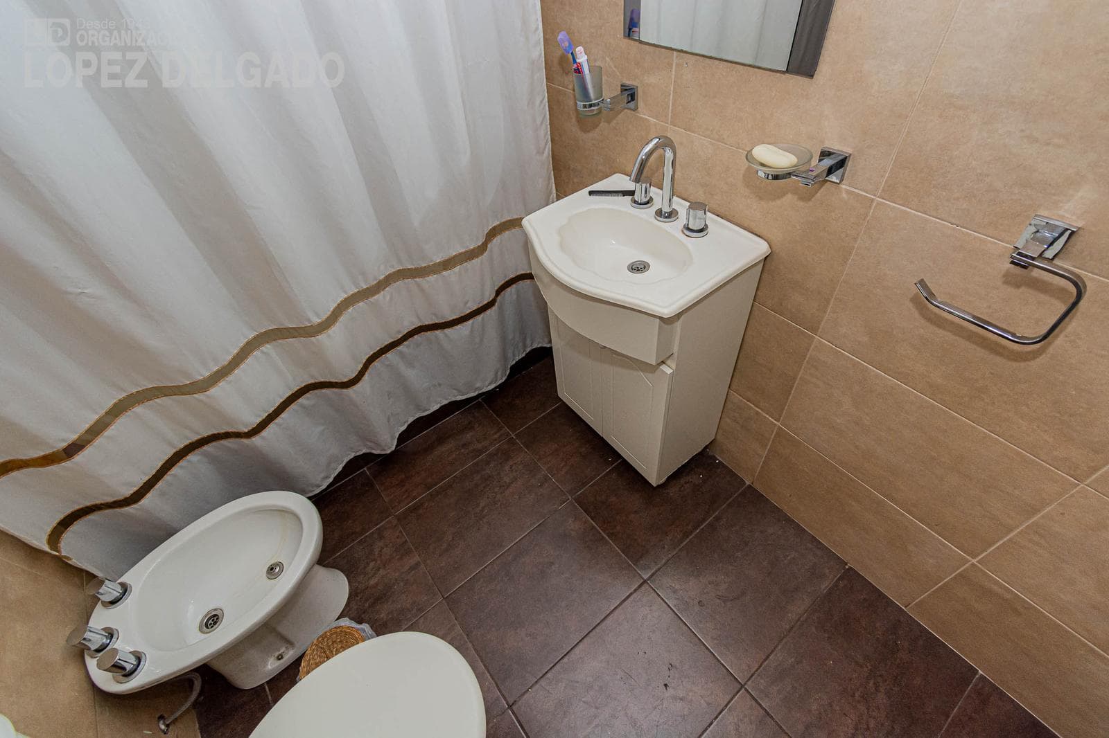 3-room apartment for sale with garage. Villa del Parque