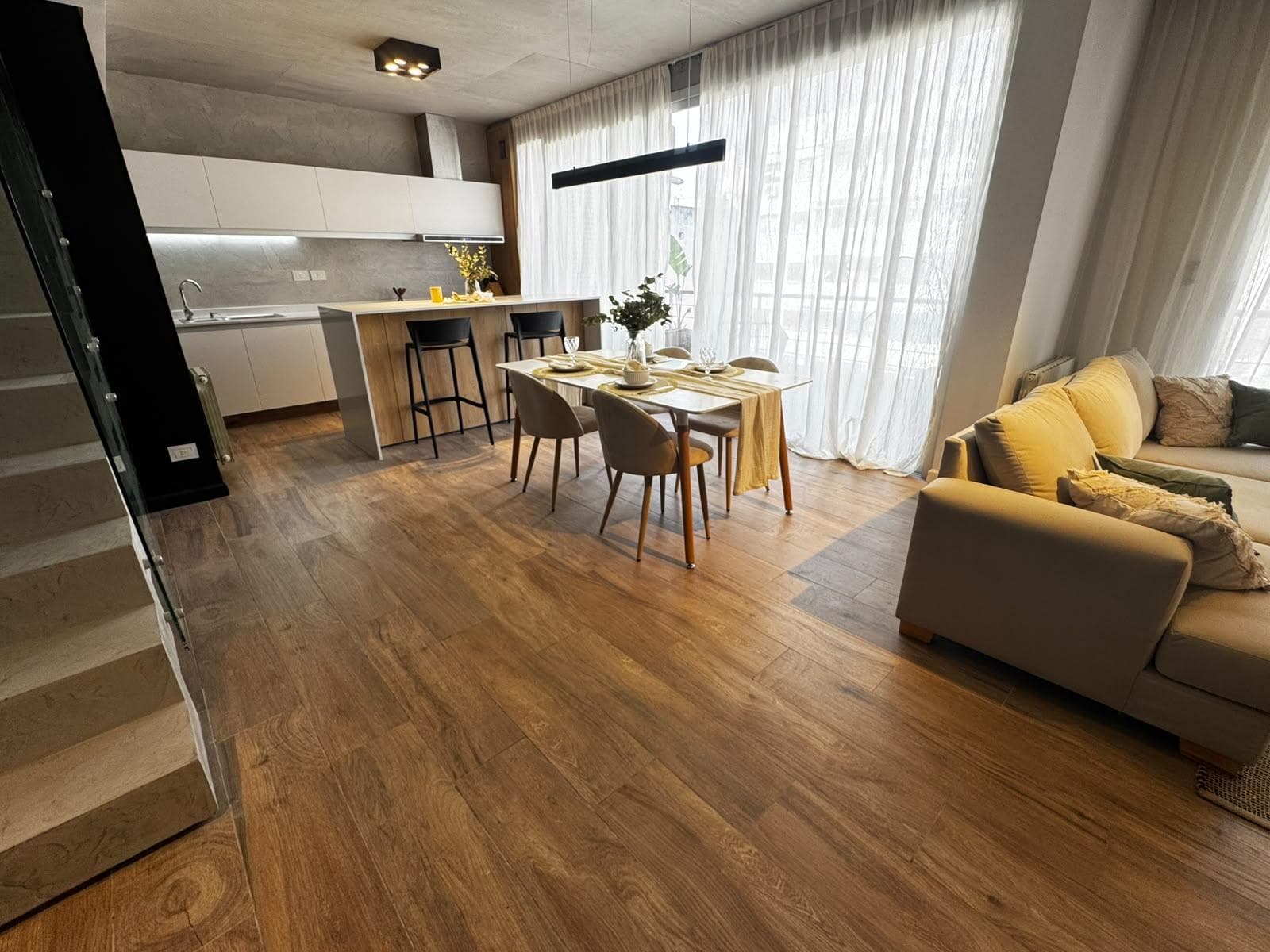 4-room duplex apartment for sale. Private terrace. Villa del Parque