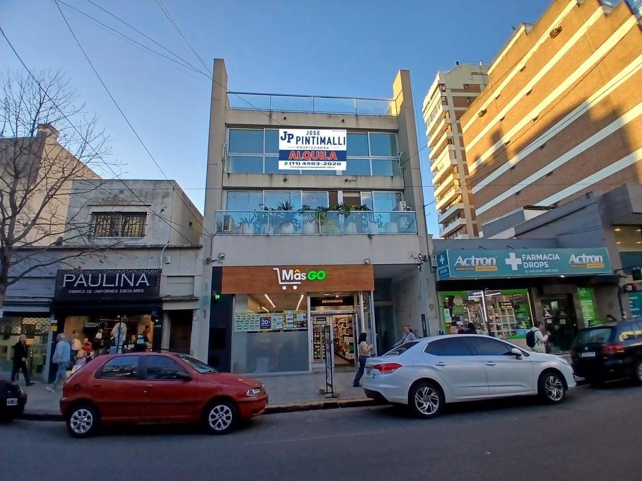 For Rent: Spacious 86 m² office in the Villa del Parque shopping center
