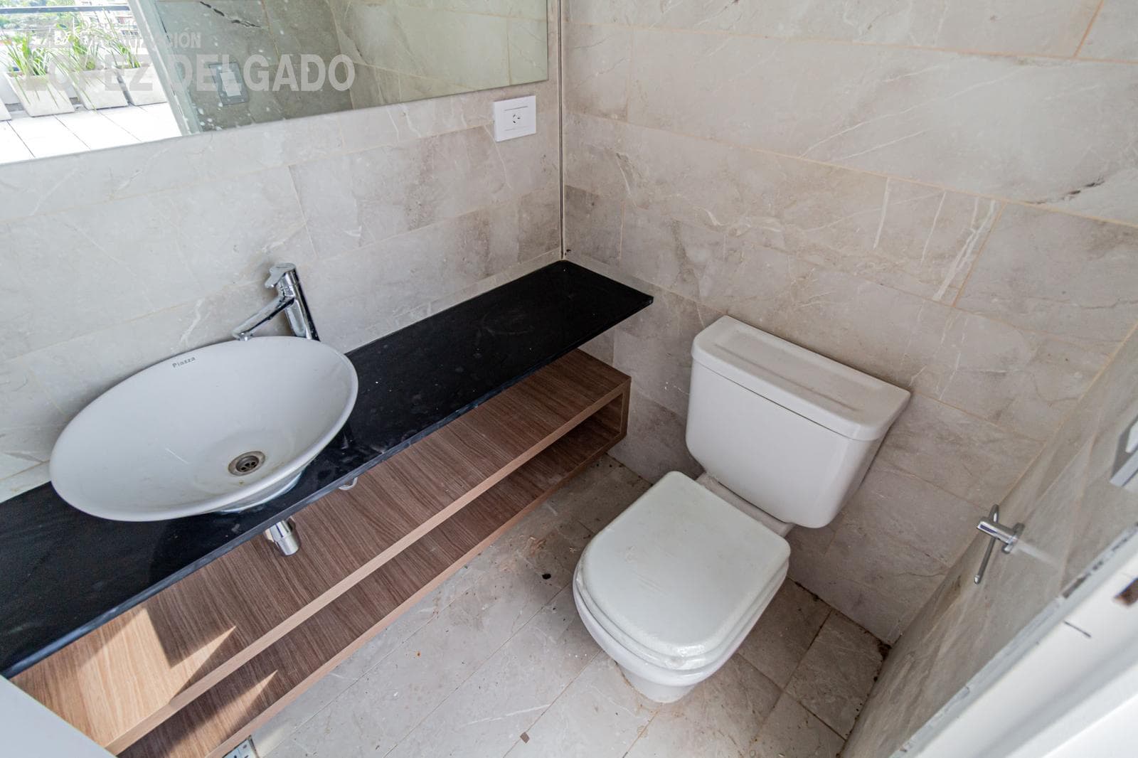 Brand-new 3-room apartment with its own terrace