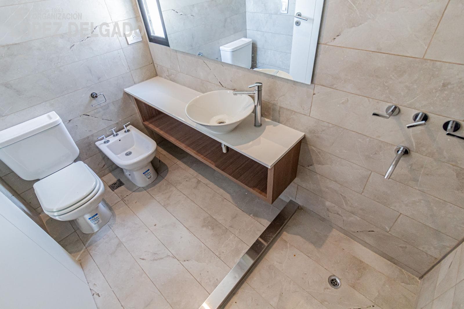 Brand-new 3-room apartment with its own terrace