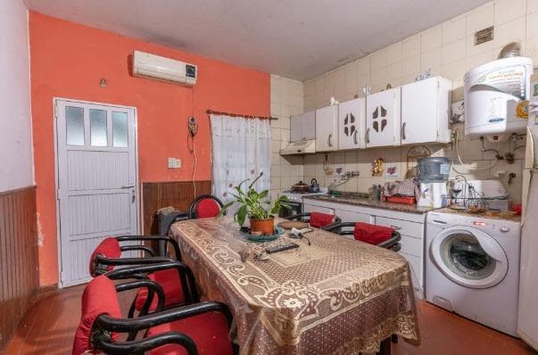 FOR SALE - 2-bedroom house with a green patio and covered garage - Villa Felisa, San Lorenzo.