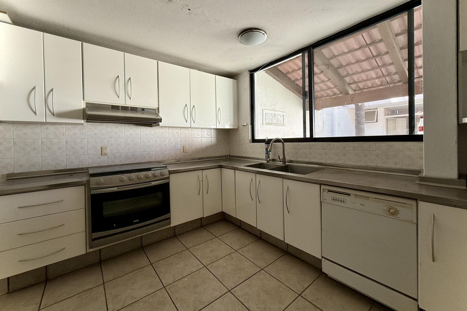House for Sale in Col. Providencia, Guadalajara, Jalisco.