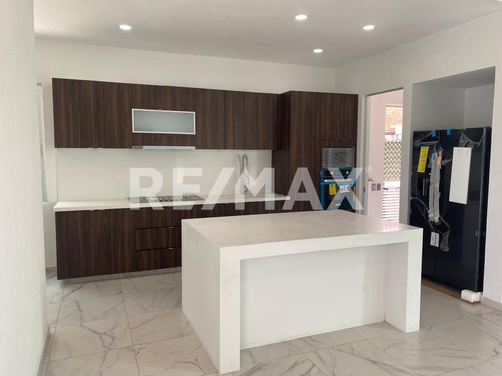 House for Sale in Morelos, Lomas de Cocoyoc Subdivision