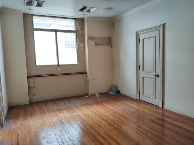 980 m2 Office Space for Rent—Microcentro
