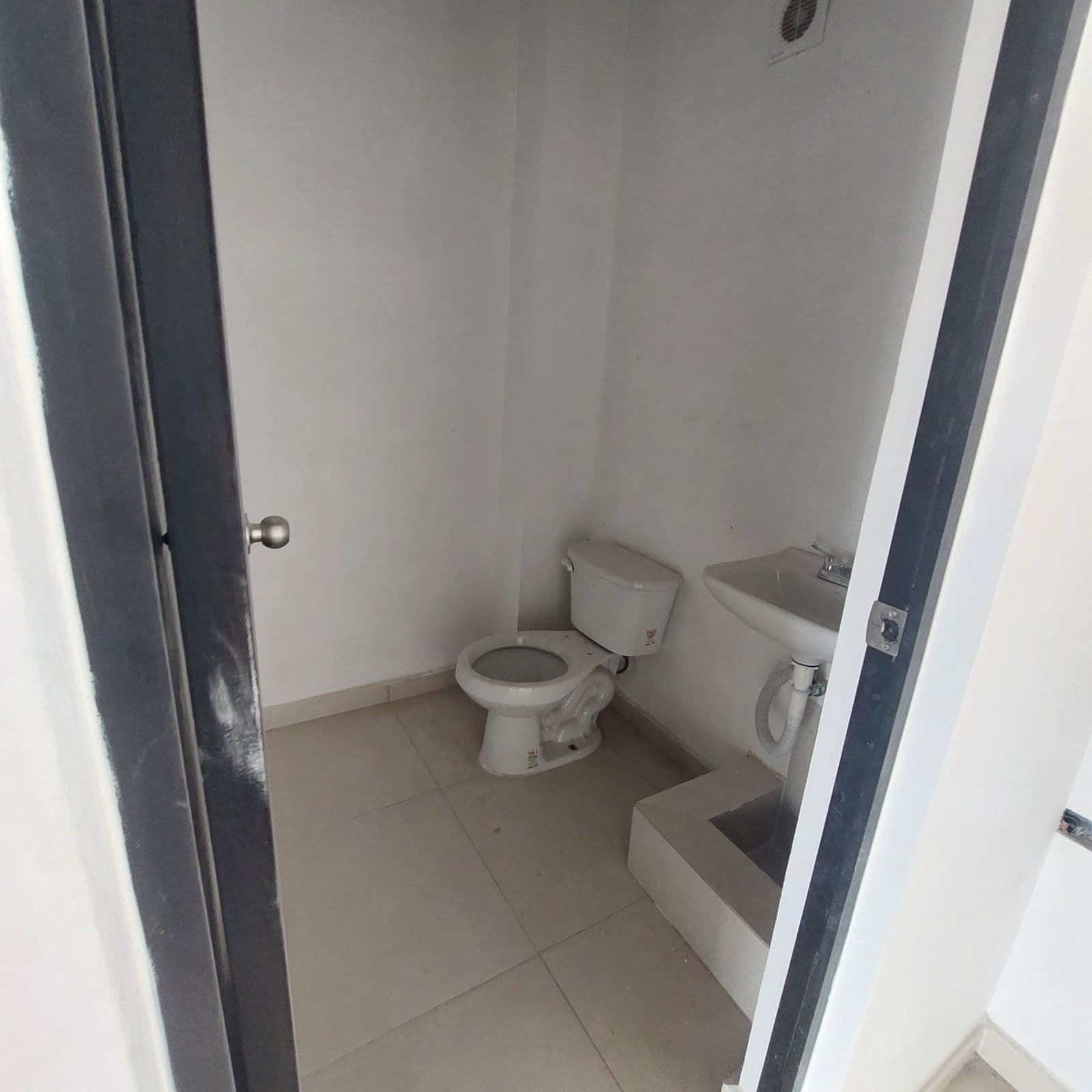 Commercial Space for Rent in the Cumbres Neighborhood