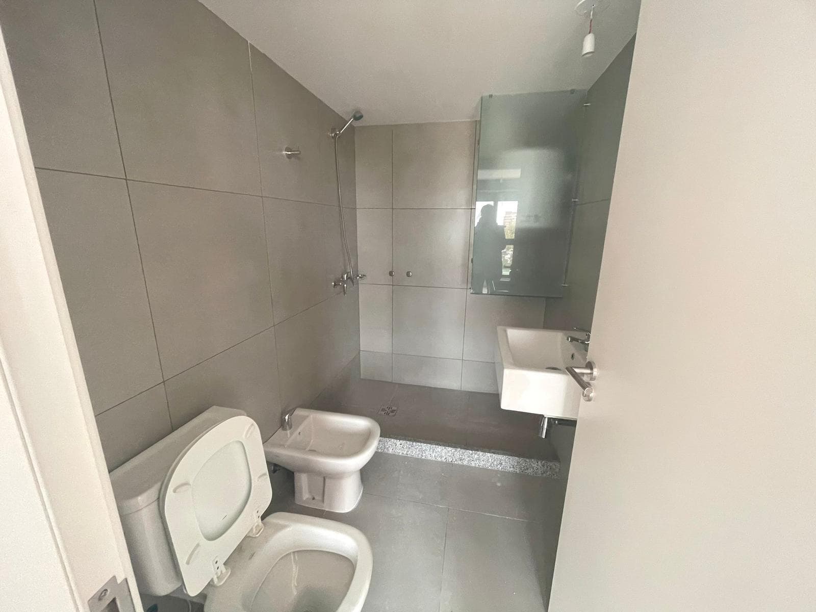 Studio Apartment for Rent with a Balcony in Downtown Montevideo.