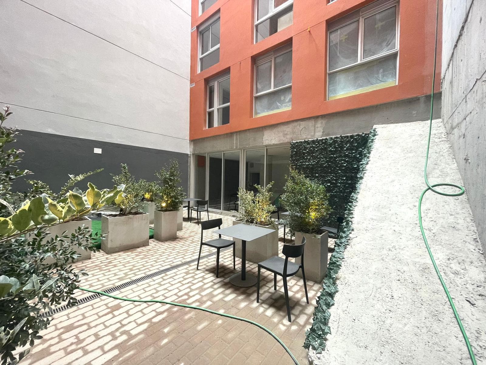 Studio Apartment for Rent with a Balcony in Downtown Montevideo.