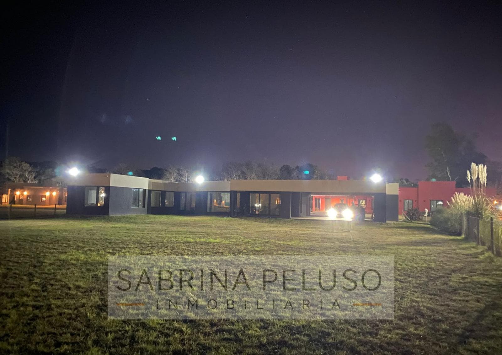 FOR SALE: 4-room house in Club de Campo La Elina, Luján Region