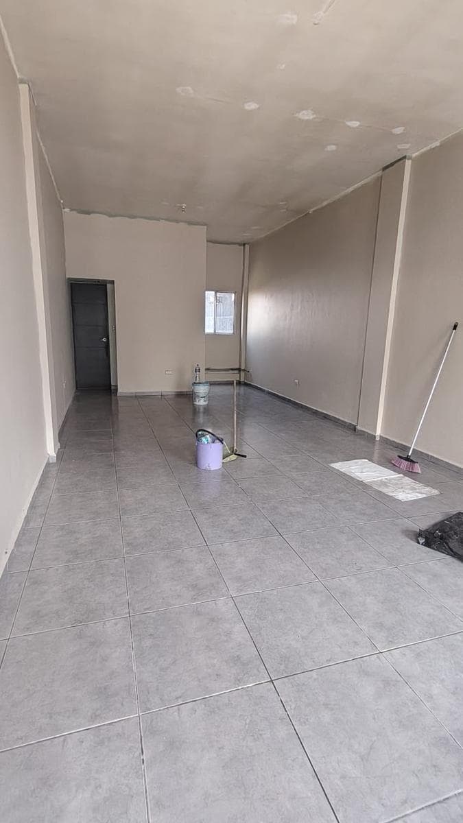Commercial Space for Rent in the Shopping Center on Leones Street