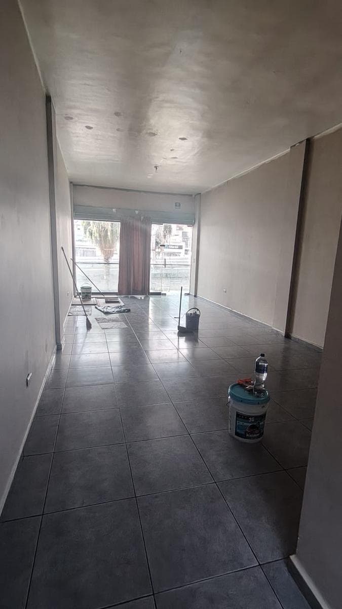 Commercial Space for Rent in the Shopping Center on Leones Street