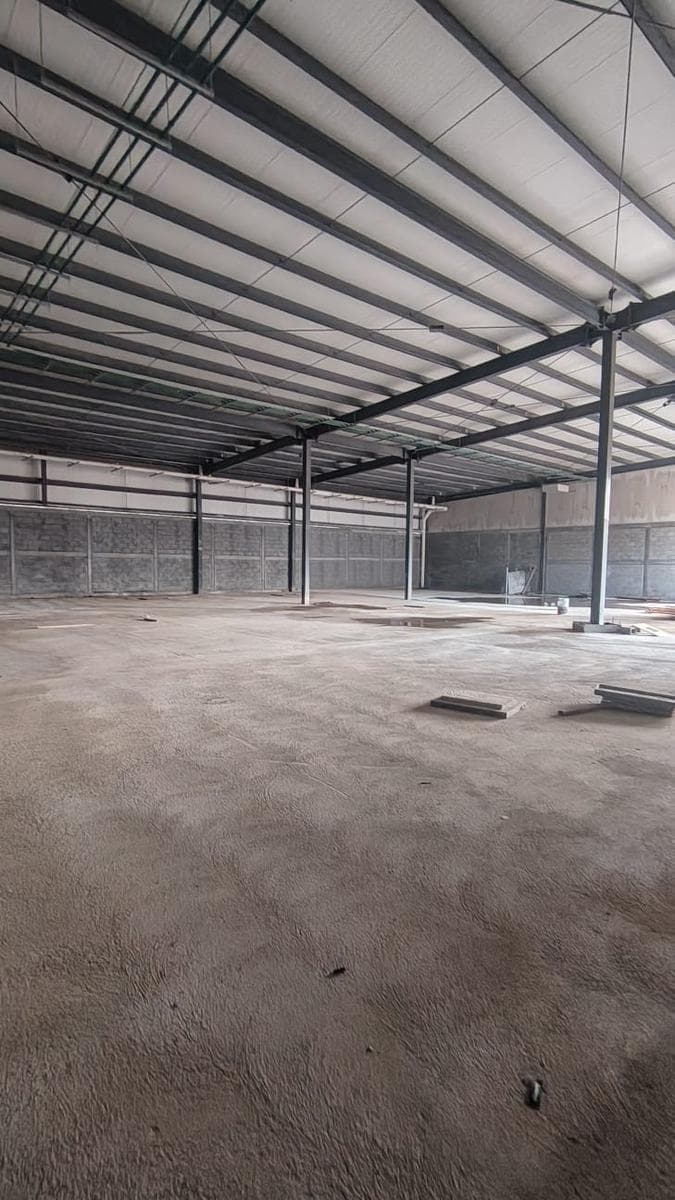 Commercial Space for Rent in Plaza Comercial Cumbres