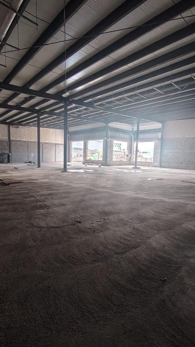 Commercial Space for Rent in Plaza Comercial Cumbres