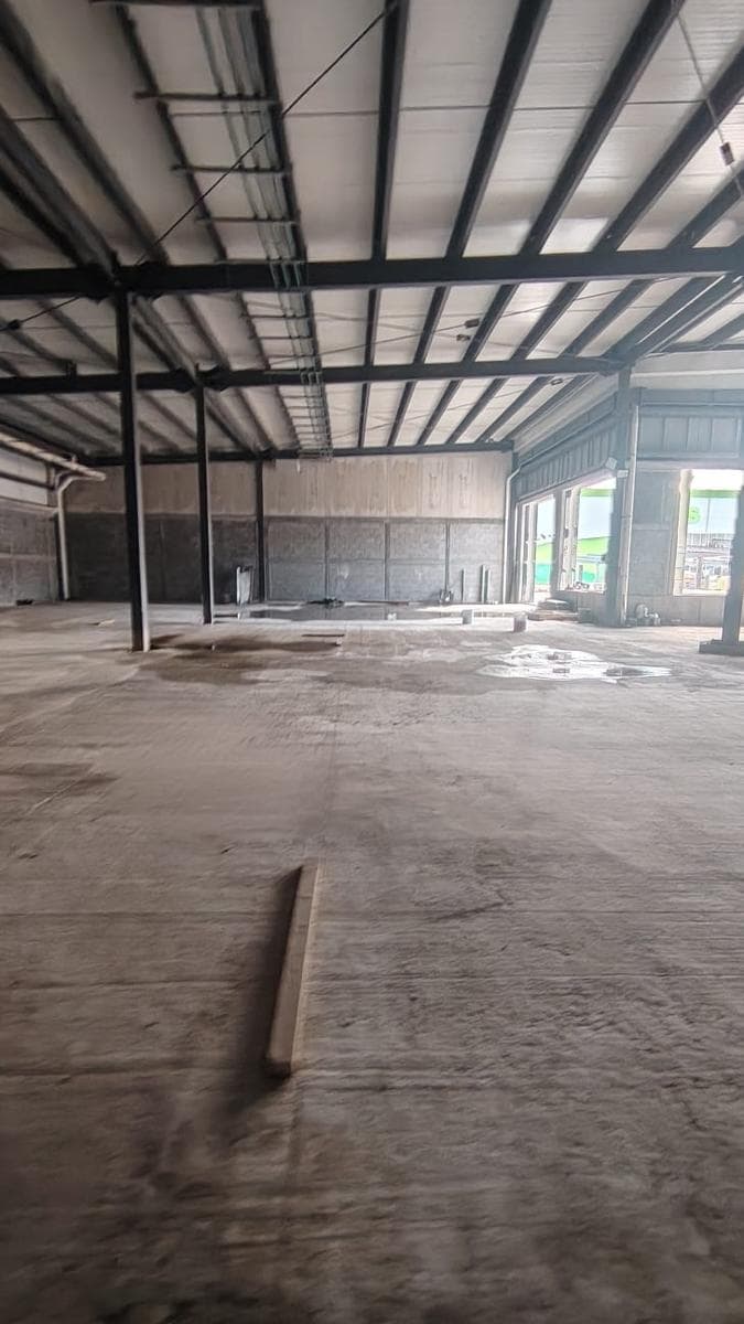 Commercial Space for Rent in Plaza Comercial Cumbres