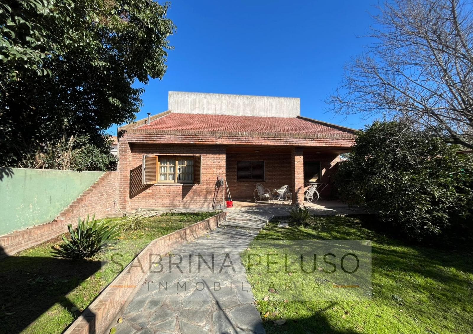 House for Sale: 5 Rooms, Moreno Downtown