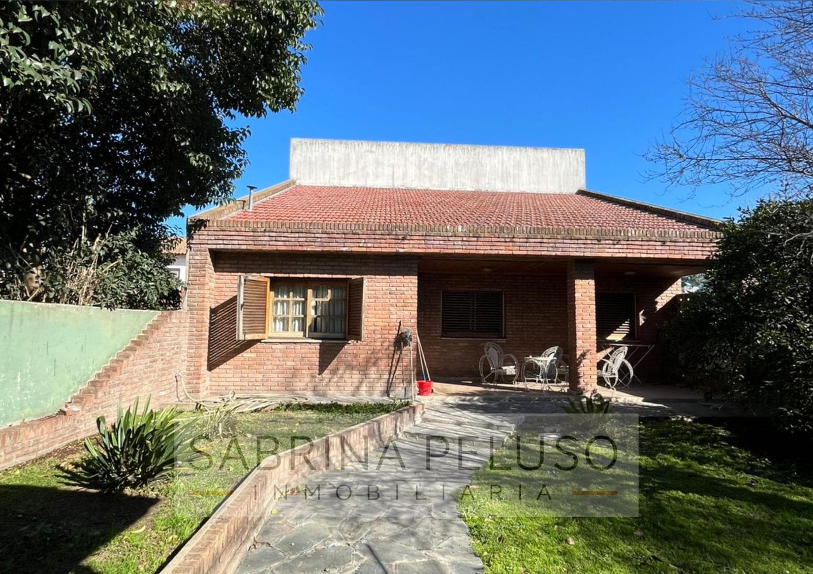 House for Sale: 5 Rooms, Moreno Downtown