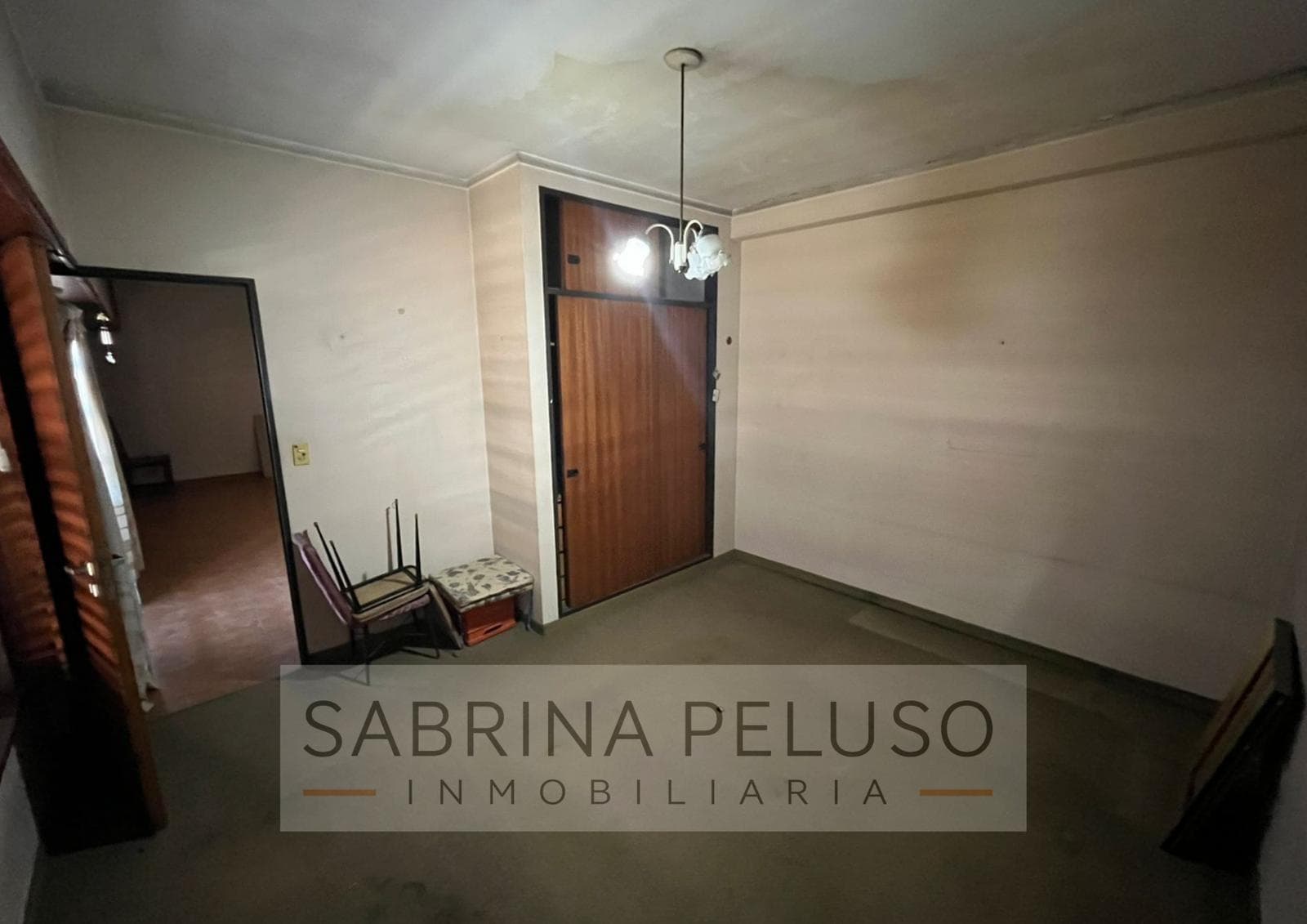 House for Sale: 5 Rooms, Moreno Downtown