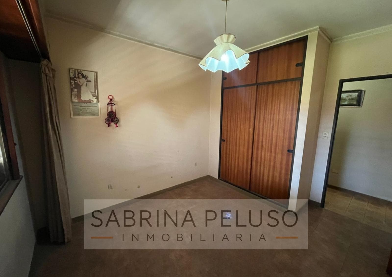 House for Sale: 5 Rooms, Moreno Downtown