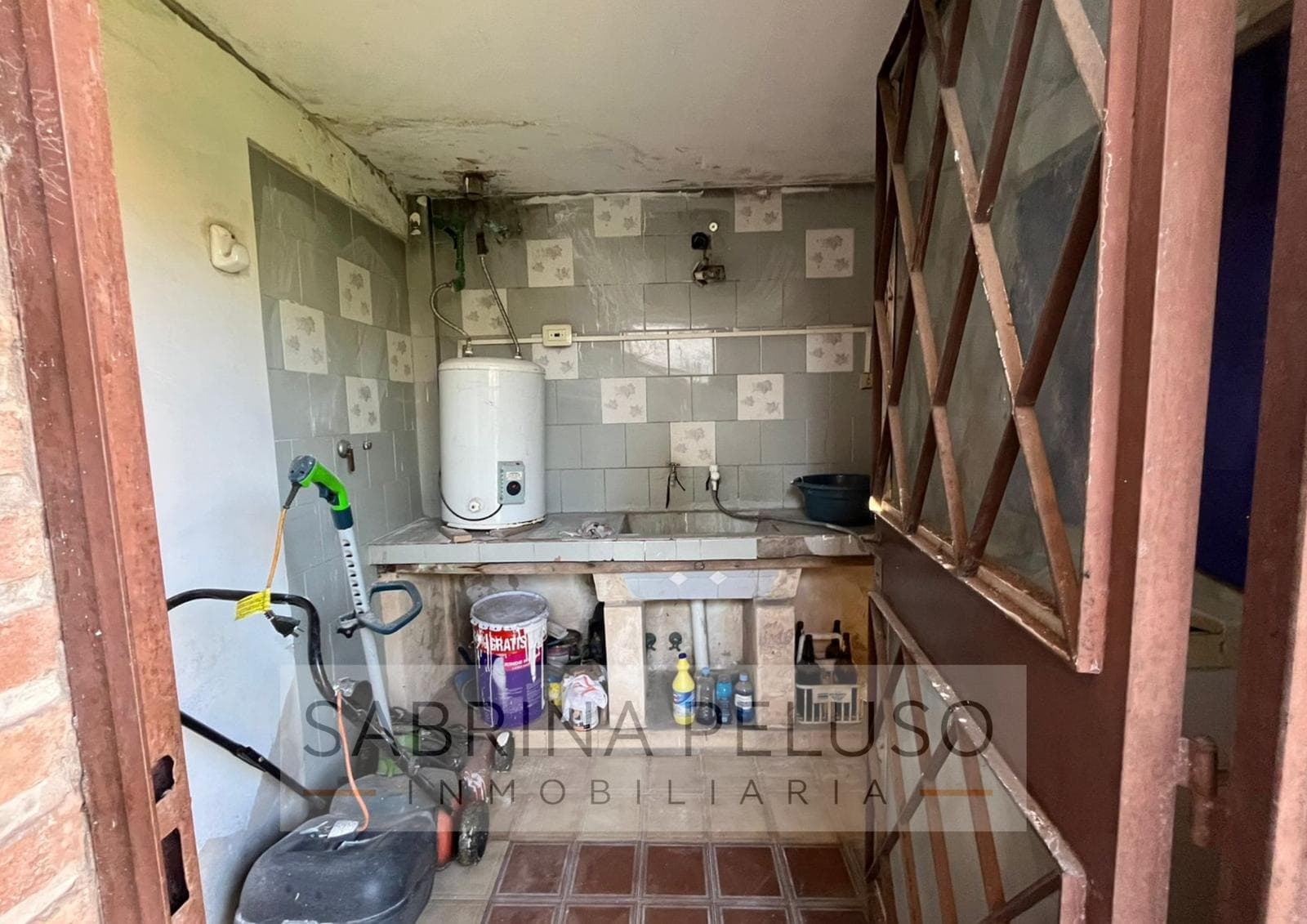 House for Sale: 5 Rooms, Moreno Downtown
