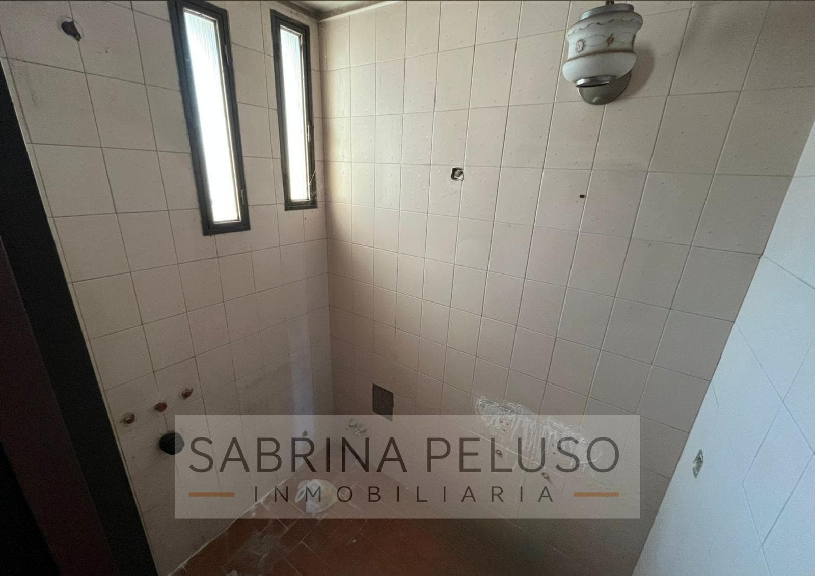 House for Sale: 5 Rooms, Moreno Downtown
