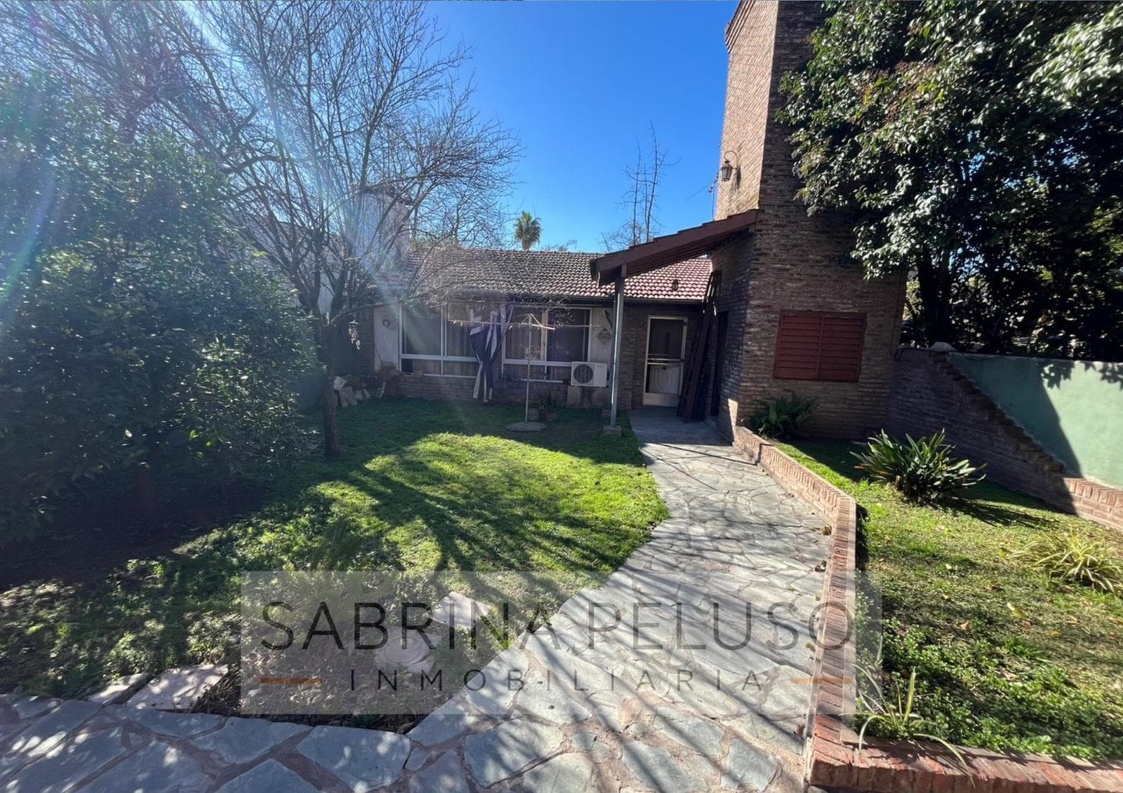 House for Sale: 5 Rooms, Moreno Downtown