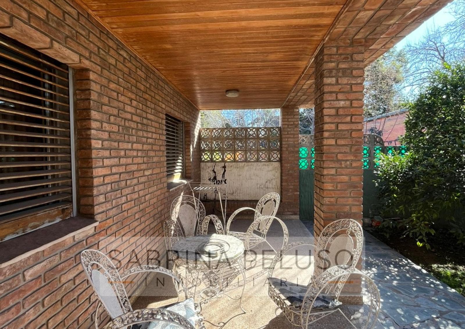 House for Sale: 5 Rooms, Moreno Downtown
