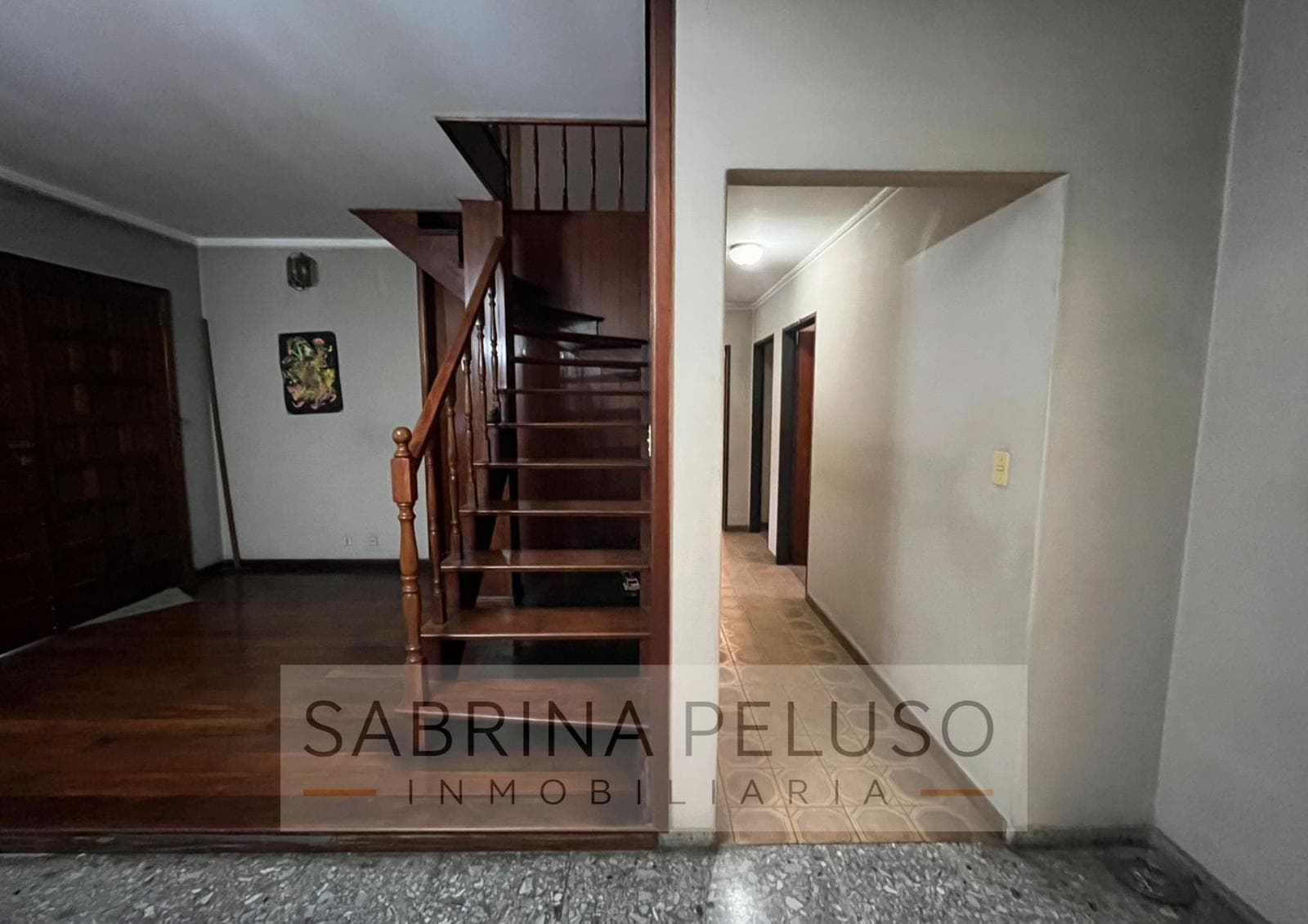 House for Sale: 5 Rooms, Moreno Downtown