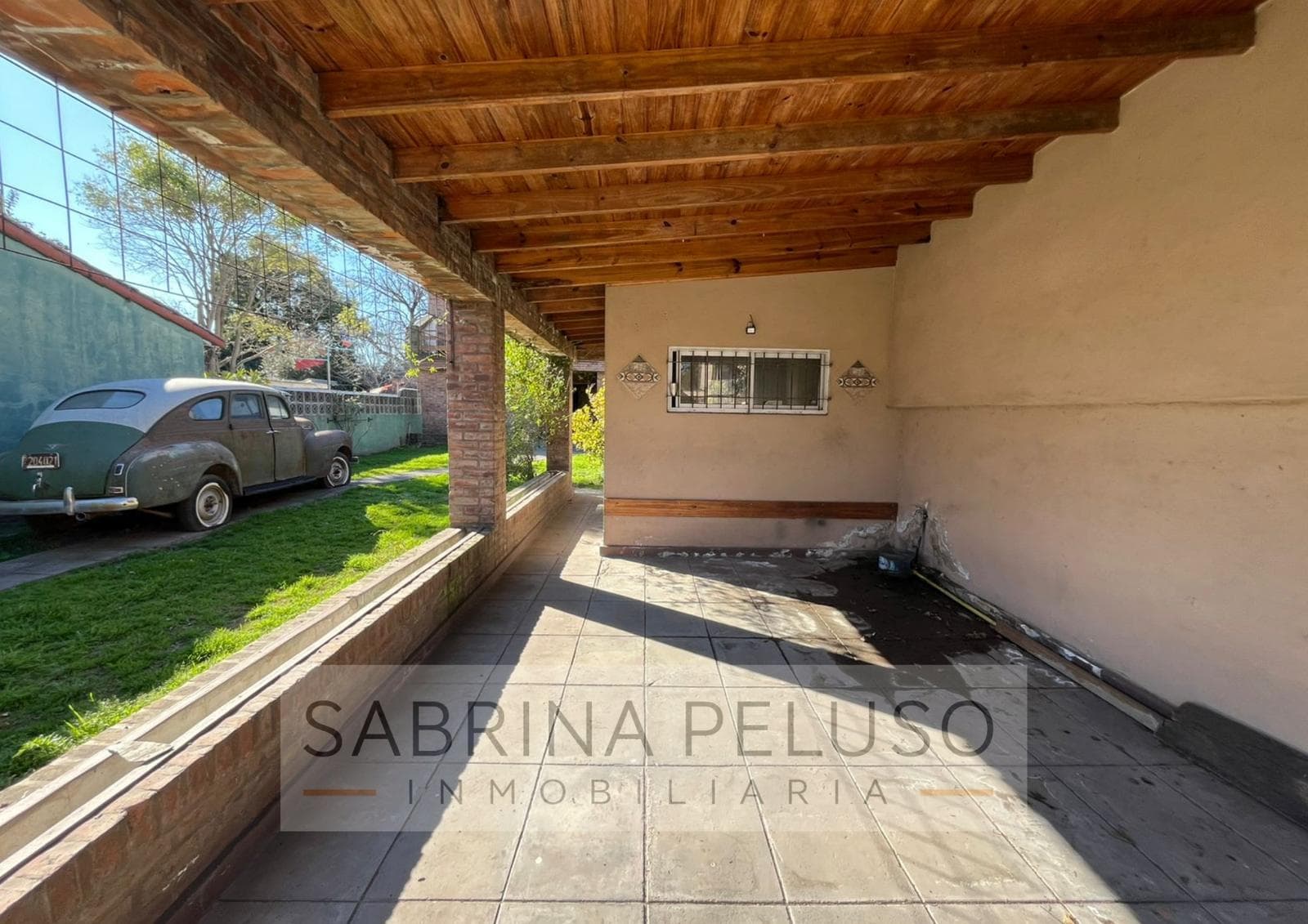 House for Sale: 5 Rooms, Moreno Downtown