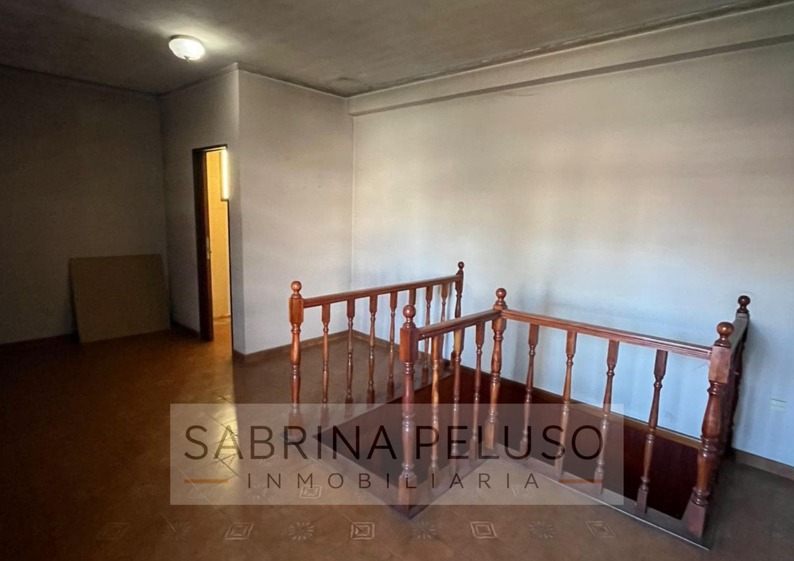 House for Sale: 5 Rooms, Moreno Downtown
