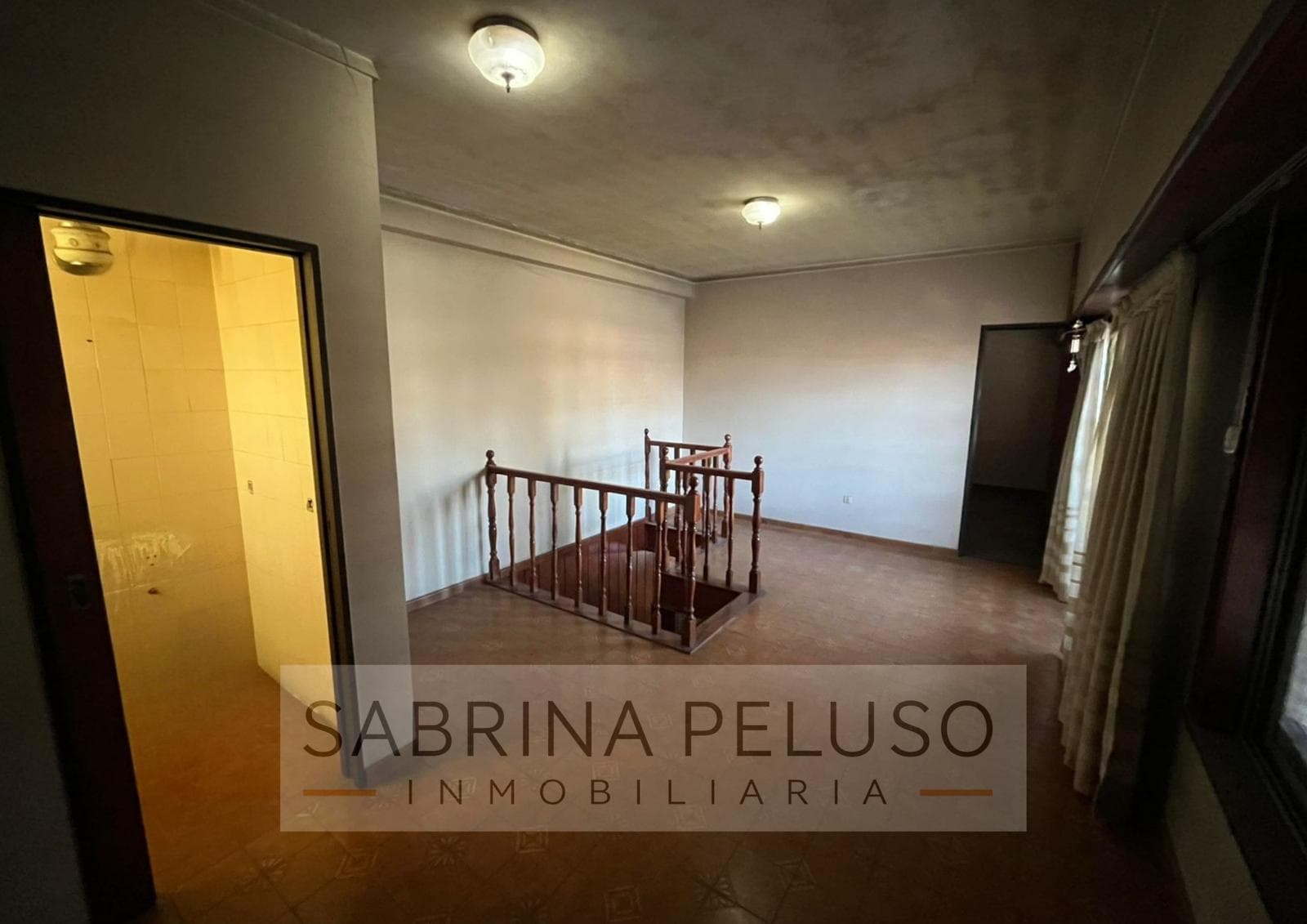 House for Sale: 5 Rooms, Moreno Downtown