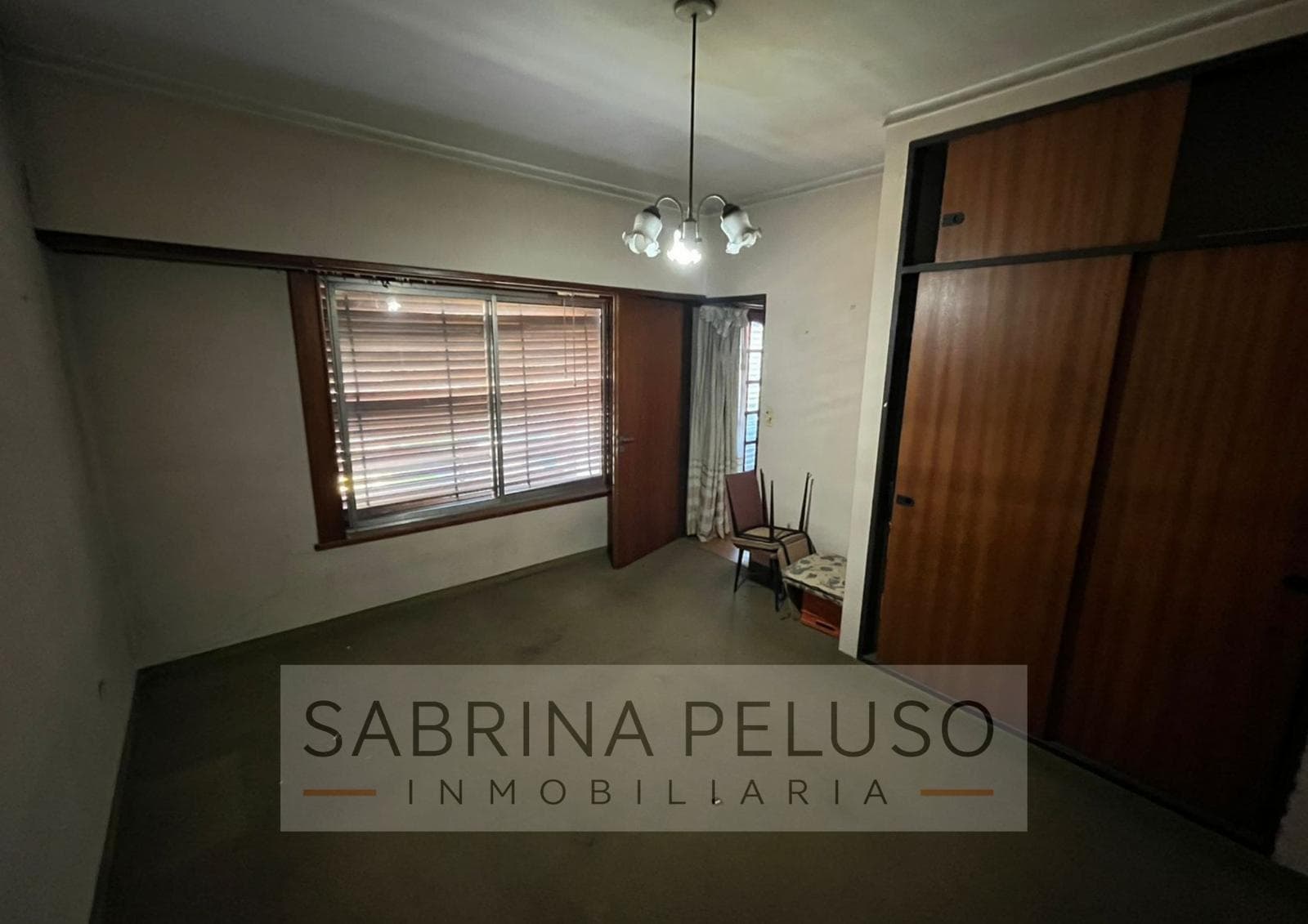 House for Sale: 5 Rooms, Moreno Downtown