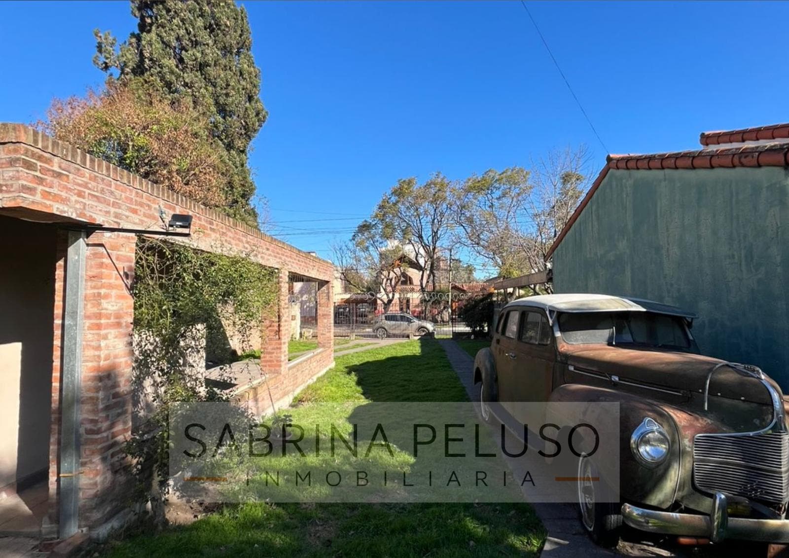 House for Sale: 5 Rooms, Moreno Downtown