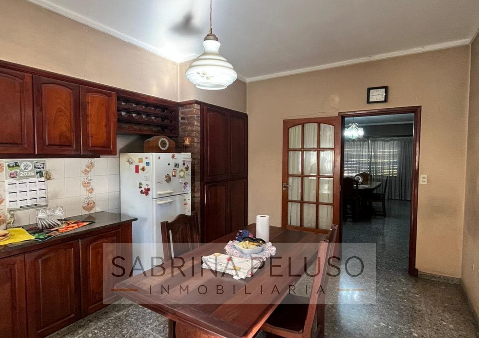 House for Sale: 5 Rooms, Moreno Downtown