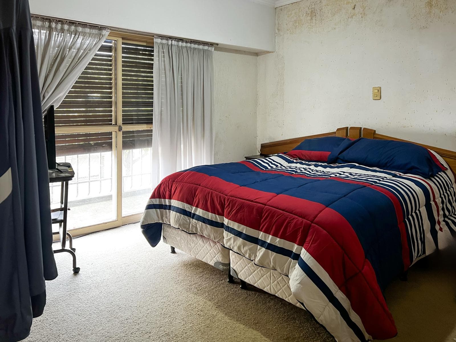 FOR SALE | TRADE - 3-bedroom house with a patio, pool, and terrace - Bella Vista, Rosario. QUALIFIES FOR A LOAN.