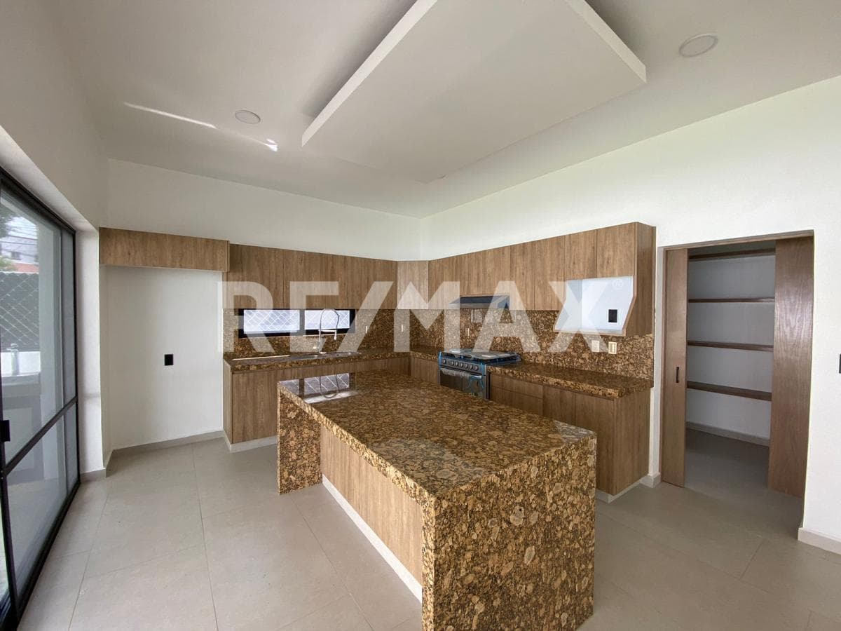 House for Sale in Morelos, Lomas de Cocoyoc Subdivision