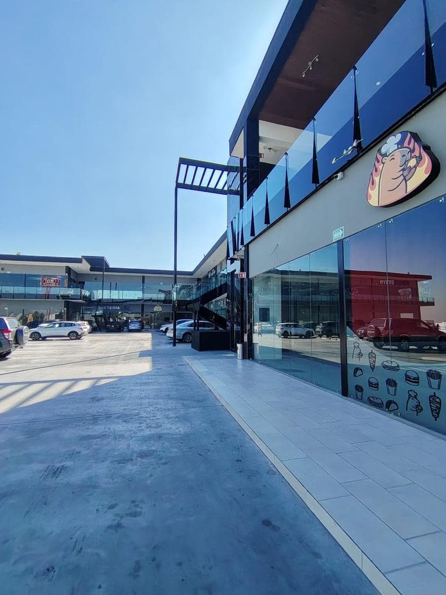 COMMERCIAL SPACE FOR RENT IN CUMBRES