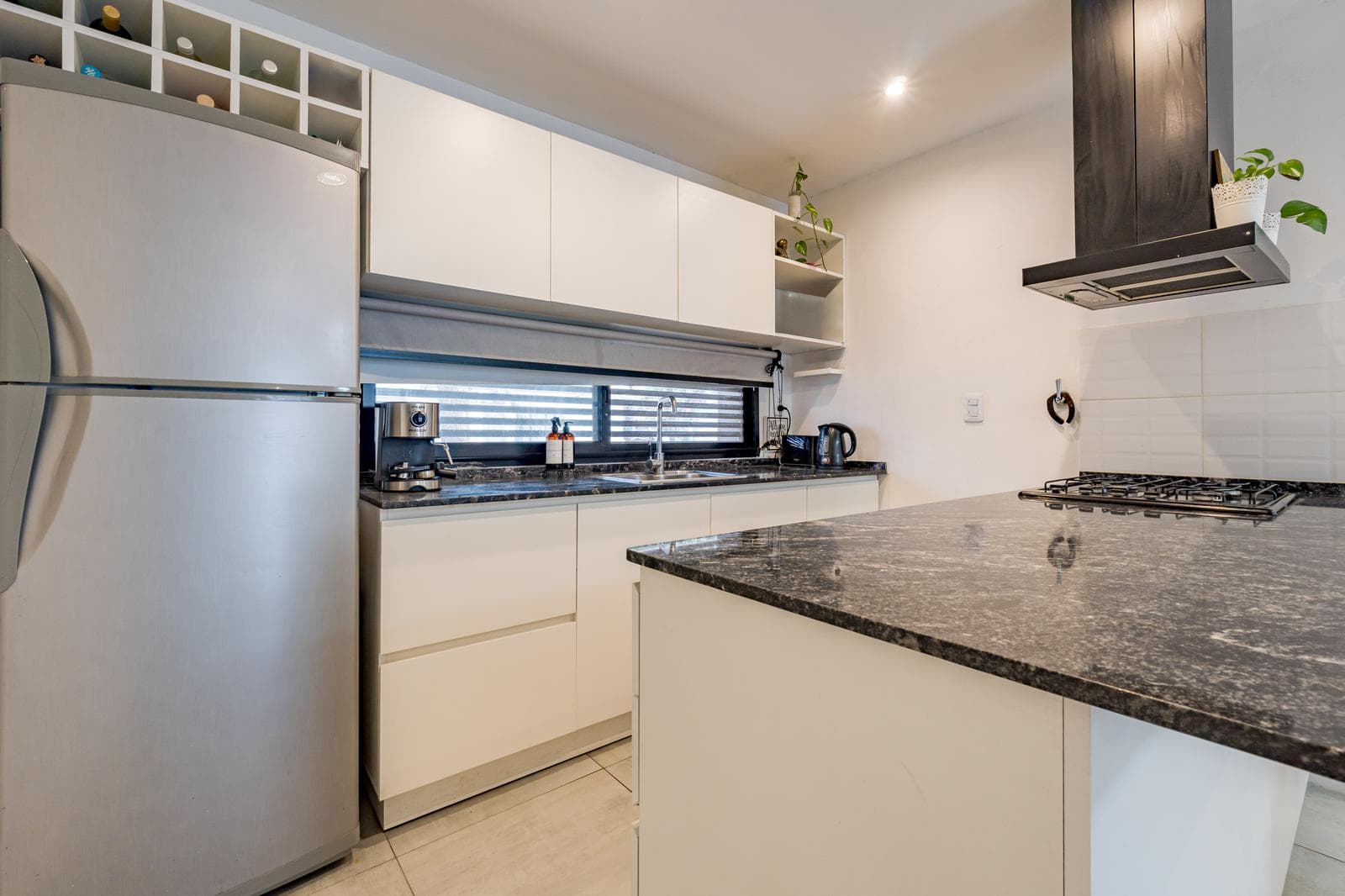 FOR SALE | TRADE - 3-bedroom house with a versatile room, pool, and barbecue area - Echesortu, Rosario.
