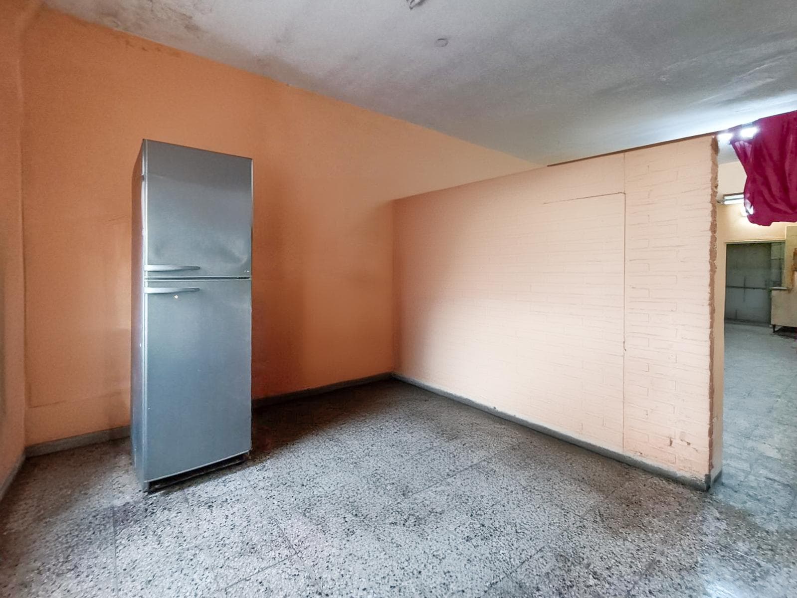 FOR SALE - 3-bedroom house in need of renovation, with a barbecue area and a covered patio - Azcuénaga, Rosario.