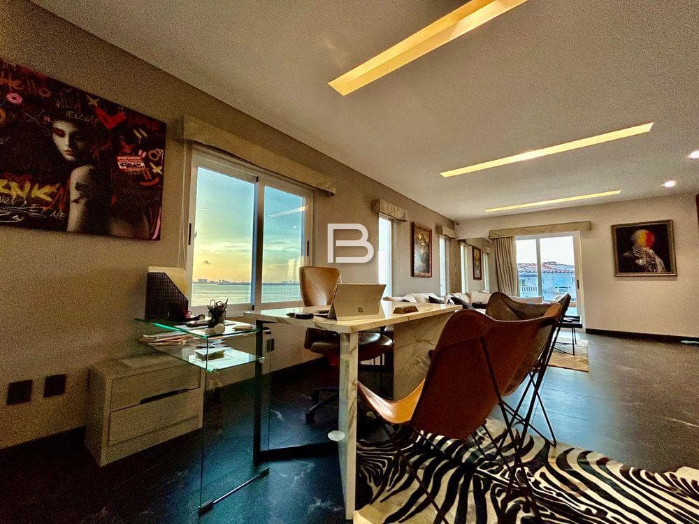 House for Sale in Isla Dorada