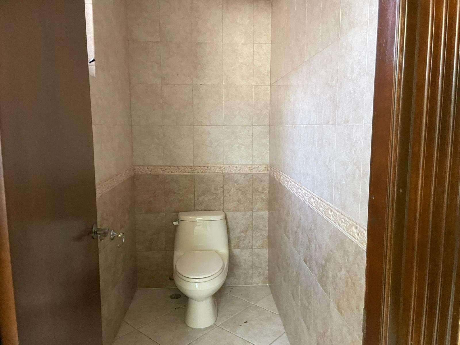HOUSE FOR SALE IN ANAHUAC, SAN NICOLAS