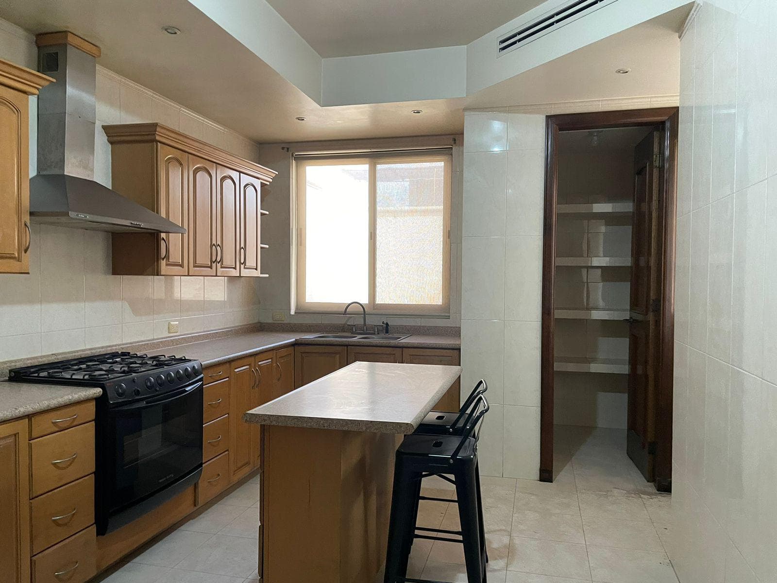 HOUSE FOR SALE IN ANAHUAC, SAN NICOLAS
