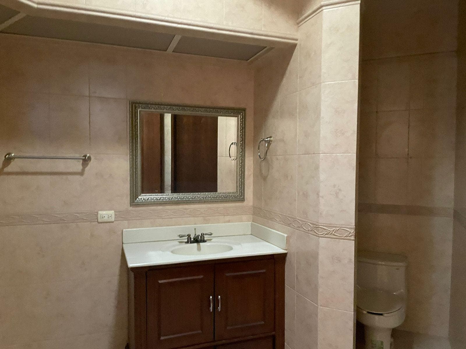 HOUSE FOR SALE IN ANAHUAC, SAN NICOLAS