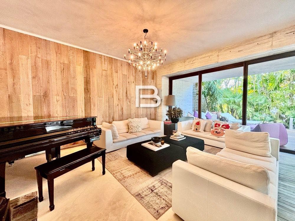 Fully Equipped House for Rent in Isla Dorada