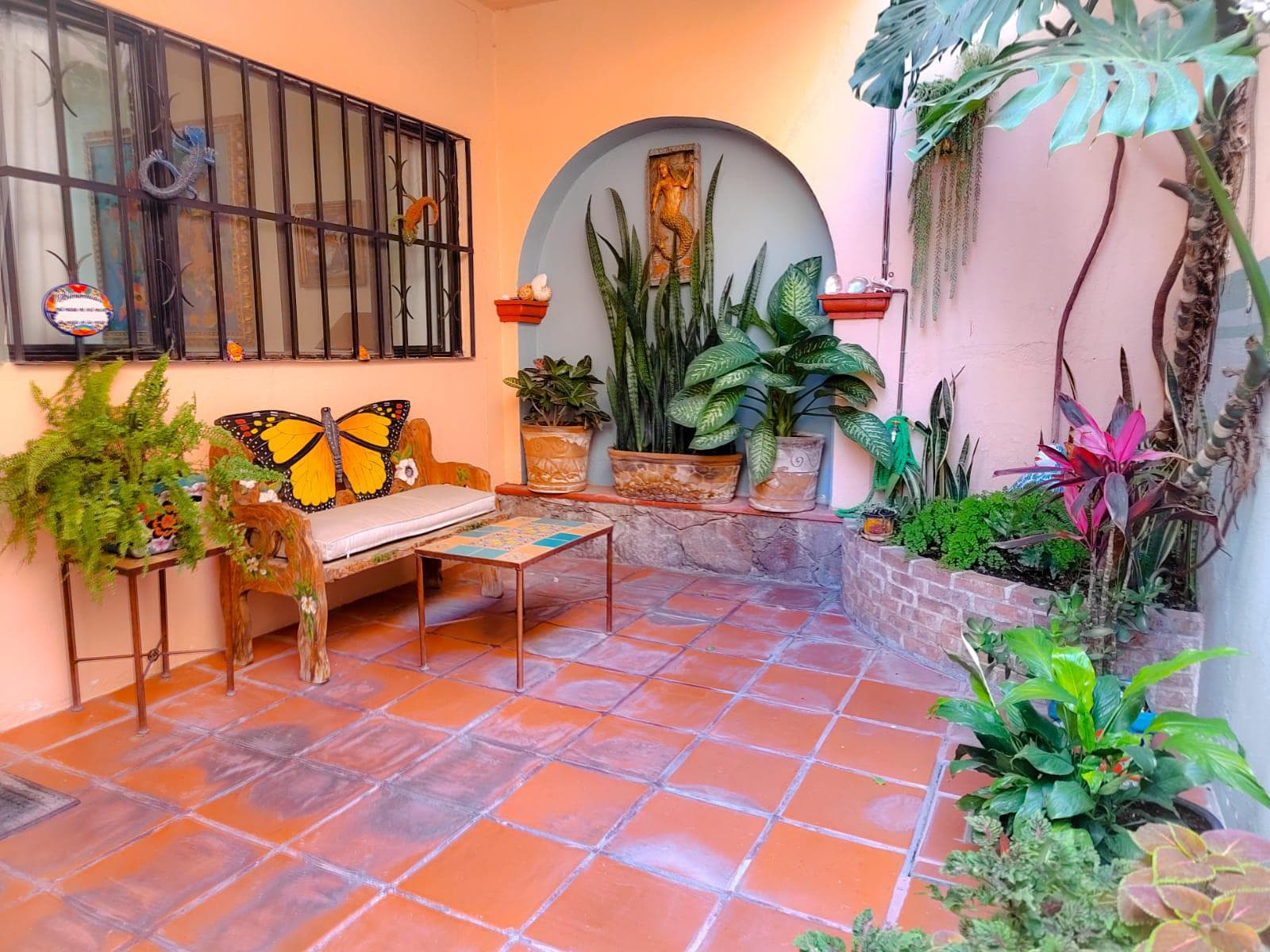 Casa Sirena Rental with Views of the Colonia Guadiana Parish in Downtown San Miguel de Allende